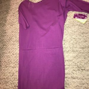 cute dress that has not been worn (tag still on)